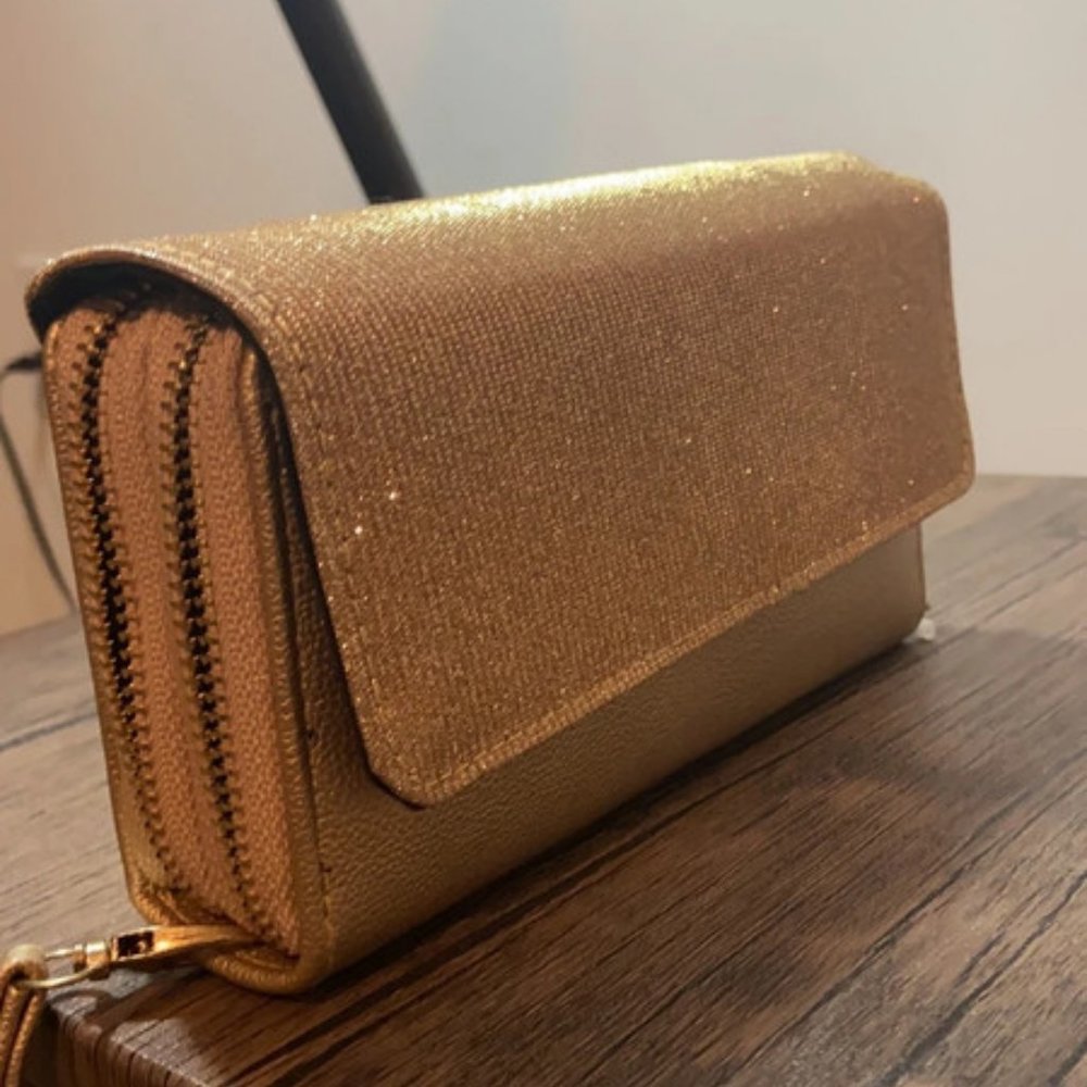 Unbranded purse